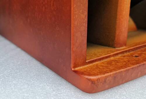 Speaker box in rust look - detail view