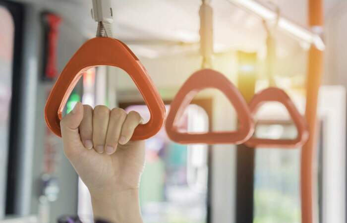Handholds in buses and trains with antibacterial copper coating
