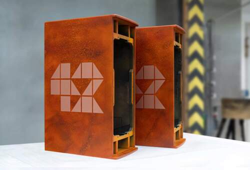 Speaker boxes in corten steel look